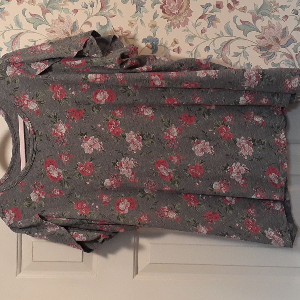 TORRID NWOT FLORAL TEE